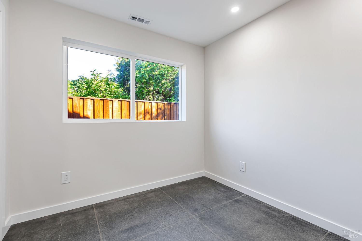 Detail Gallery Image 22 of 45 For 140 Lobo Vista Unkn, Novato,  CA 94947 - 3 Beds | 2/1 Baths