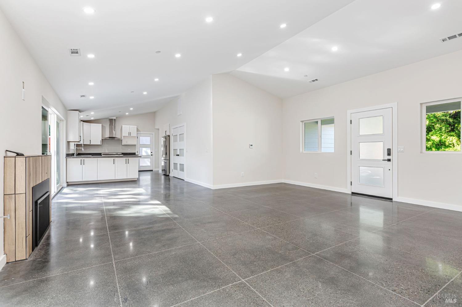 Detail Gallery Image 7 of 45 For 140 Lobo Vista Unkn, Novato,  CA 94947 - 3 Beds | 2/1 Baths