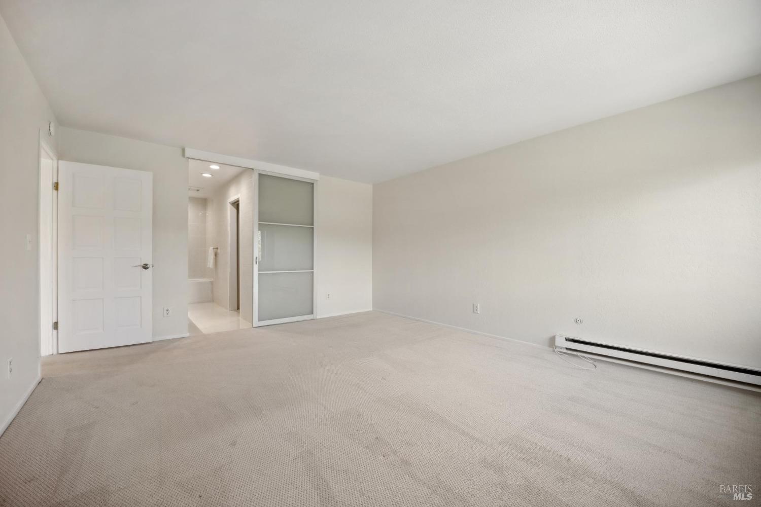Detail Gallery Image 17 of 33 For 8 Greenwood Cove Dr #B,  Tiburon,  CA 94920 - 3 Beds | 2/1 Baths