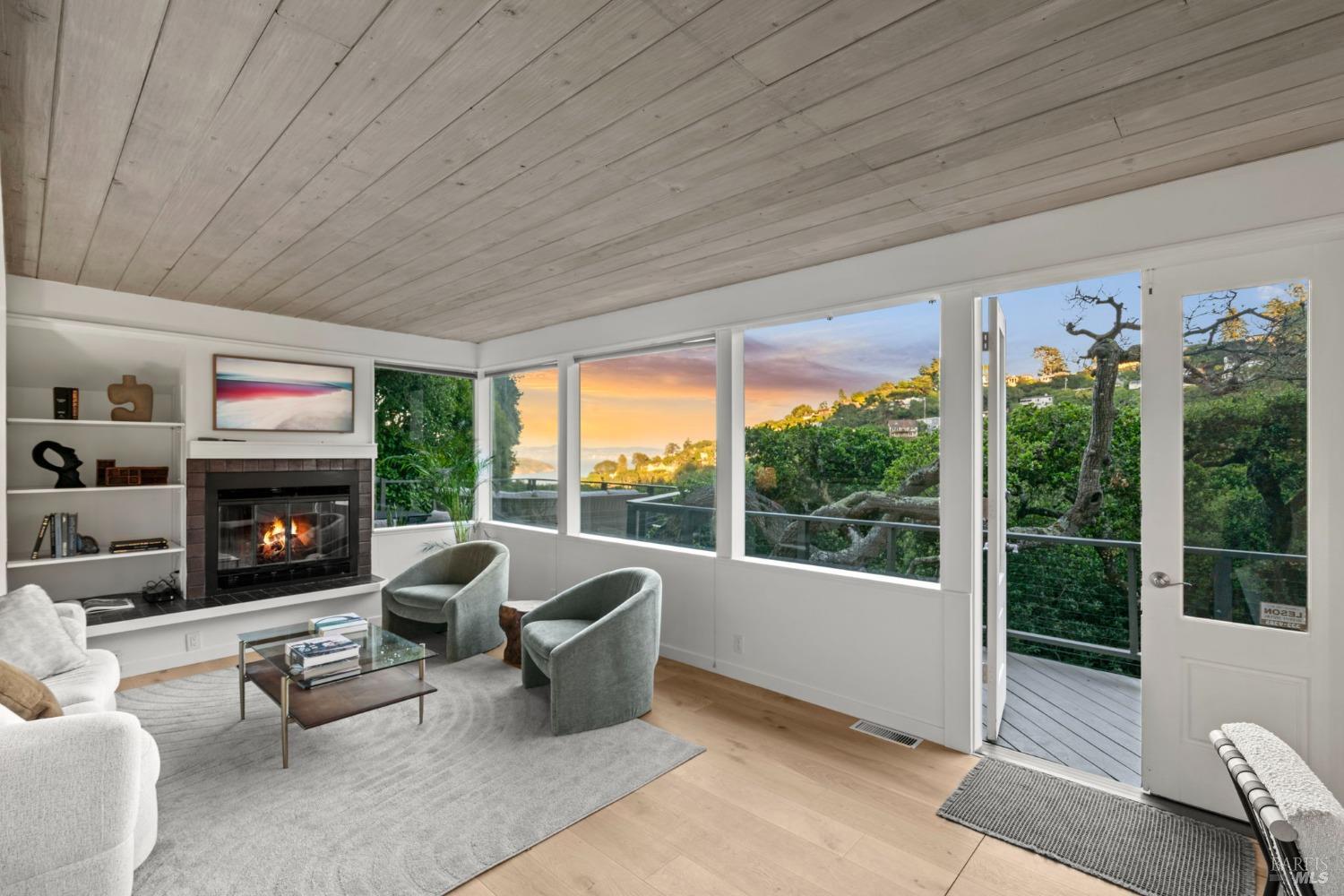 Detail Gallery Image 1 of 60 For 95 Monte Mar Dr, Sausalito,  CA 94965 - 3 Beds | 2/1 Baths