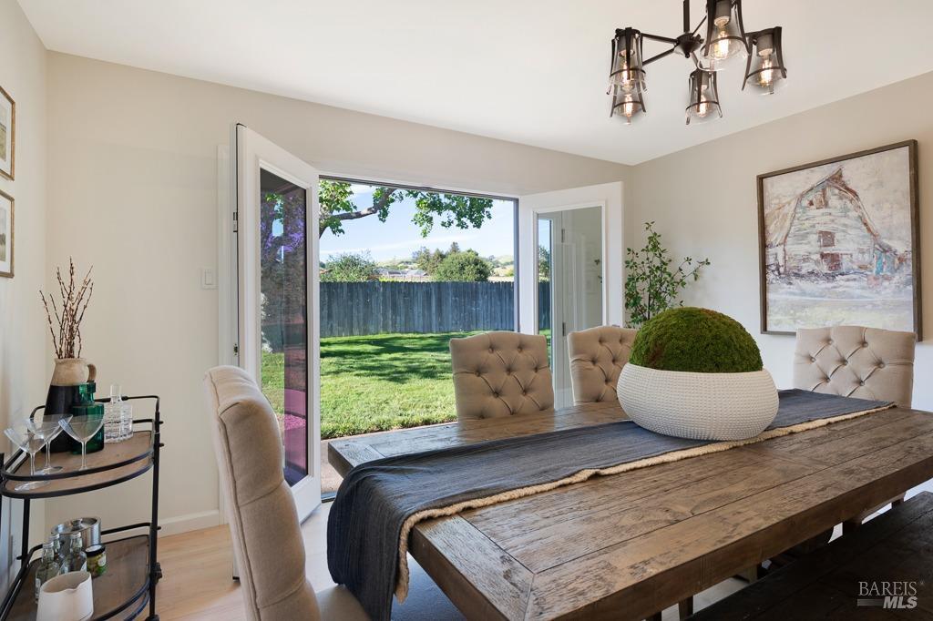 Detail Gallery Image 23 of 49 For 1021 Milk Barn Rd, Healdsburg,  CA 95448 - 3 Beds | 1 Baths