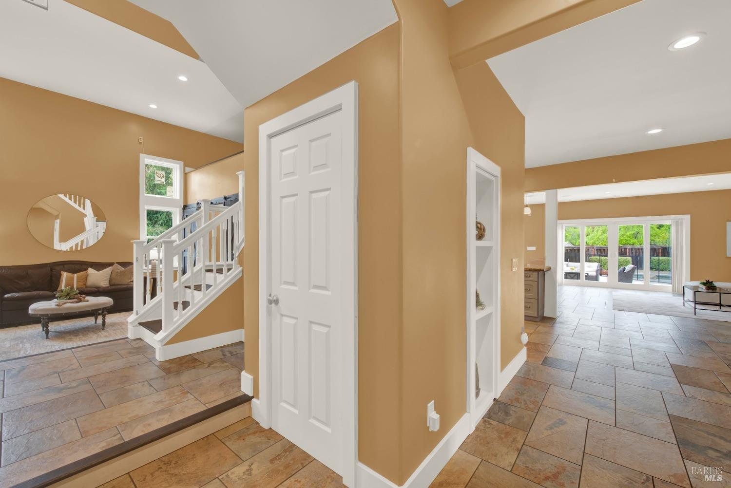 Detail Gallery Image 16 of 85 For 5191 Antiquity Ct, Fairfield,  CA 94534 - 5 Beds | 3 Baths