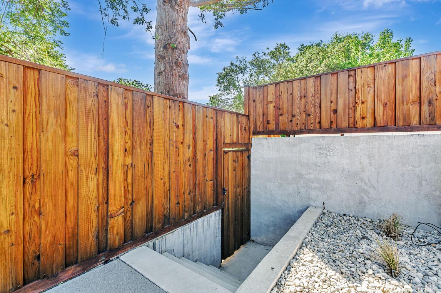 Detail Gallery Image 43 of 45 For 140 Lobo Vista Unkn, Novato,  CA 94947 - 3 Beds | 2/1 Baths