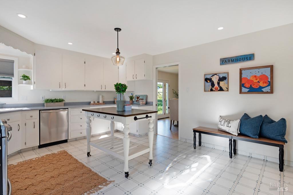 Detail Gallery Image 25 of 49 For 1021 Milk Barn Rd, Healdsburg,  CA 95448 - 3 Beds | 1 Baths