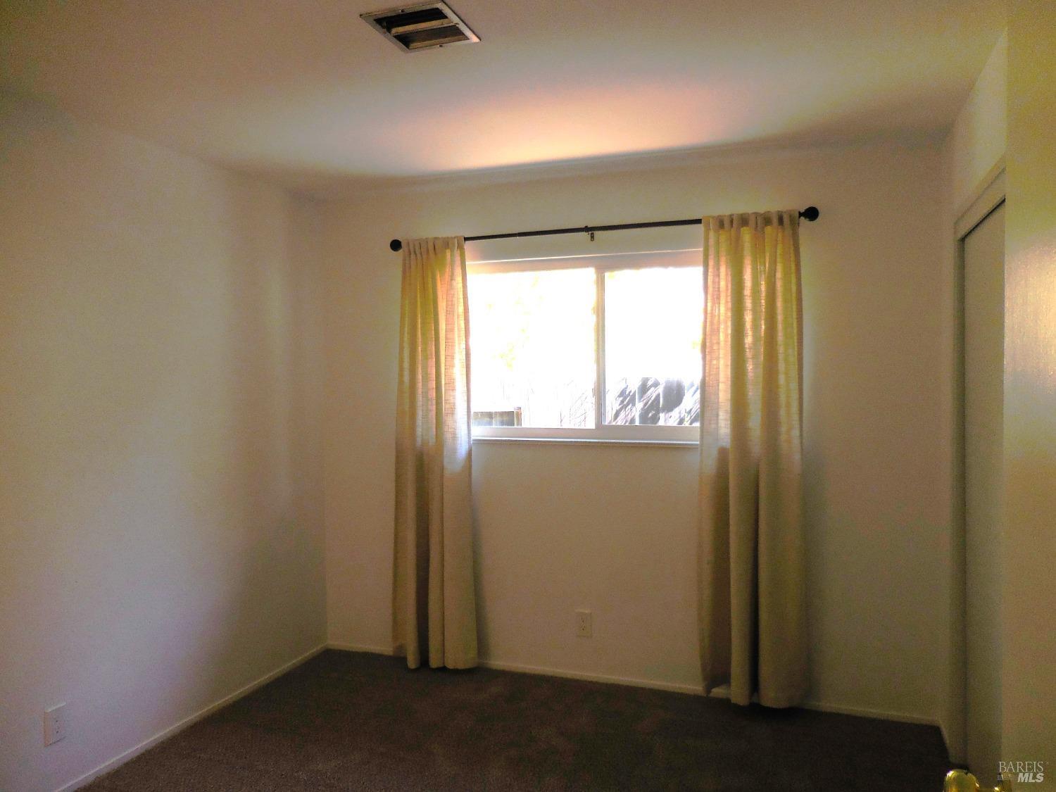Detail Gallery Image 23 of 29 For 143 Kit Carson Way, Vallejo,  CA 94589 - 4 Beds | 2 Baths