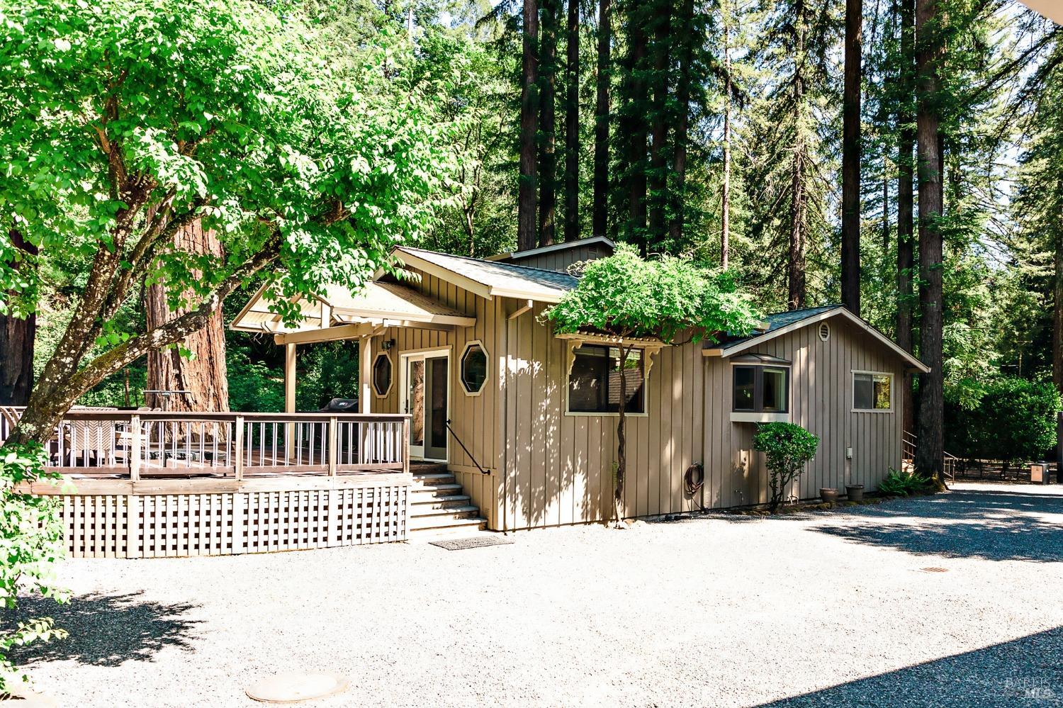 Detail Gallery Image 25 of 46 For 2859 Wallace Creek Rd, Healdsburg,  CA 95448 - 2 Beds | 2 Baths