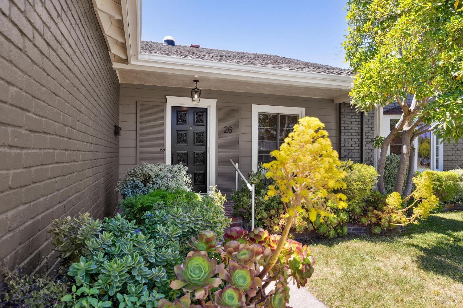 Detail Gallery Image 3 of 27 For 26 Flying Cloud Crse, Corte Madera,  CA 94925 - 3 Beds | 2 Baths