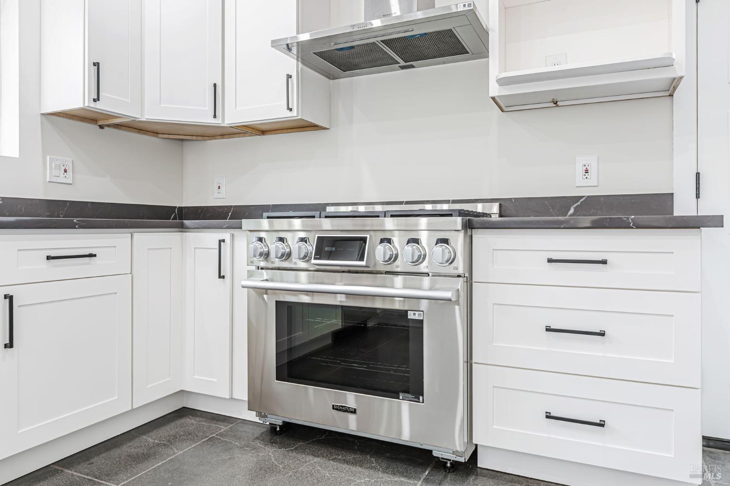 Detail Gallery Image 11 of 45 For 140 Lobo Vista Unkn, Novato,  CA 94947 - 3 Beds | 2/1 Baths