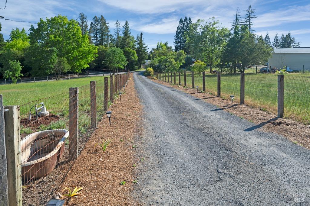 Detail Gallery Image 37 of 49 For 1021 Milk Barn Rd, Healdsburg,  CA 95448 - 3 Beds | 1 Baths