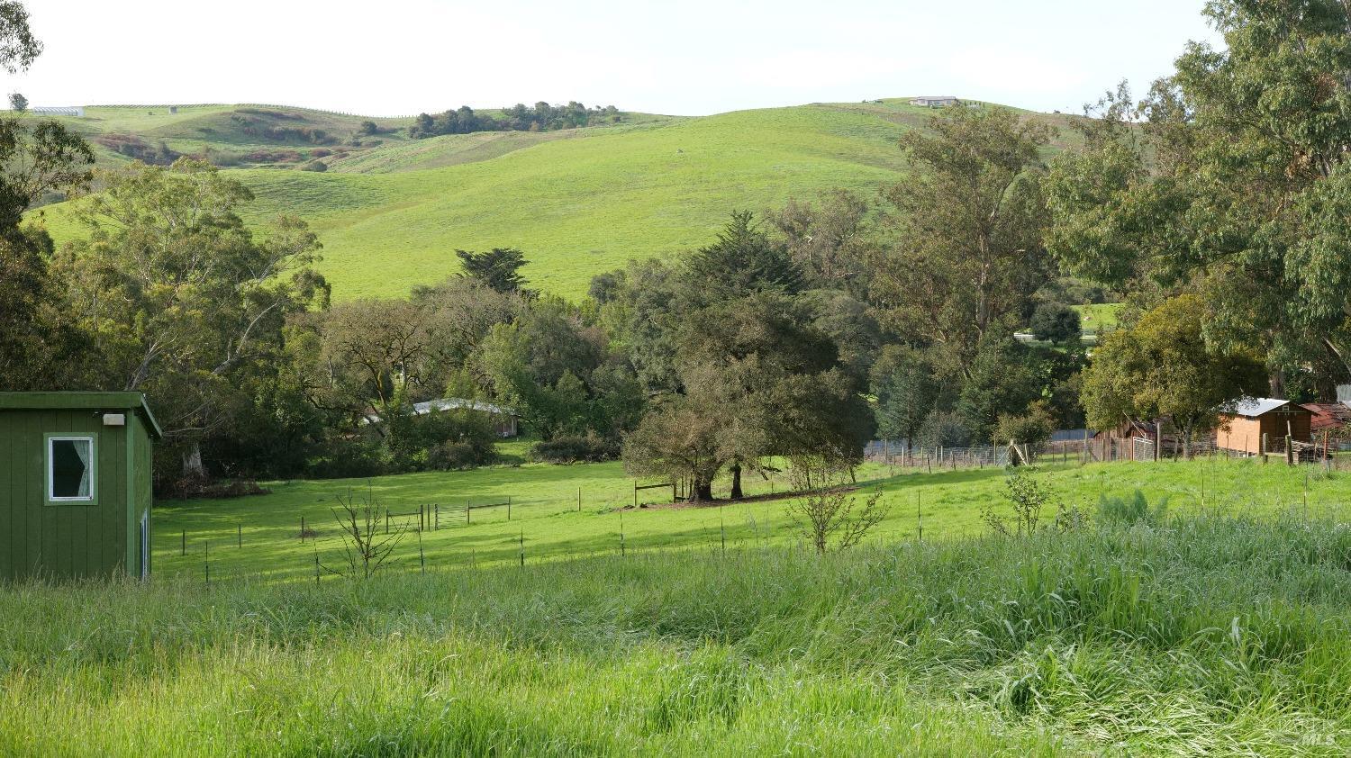 Detail Gallery Image 5 of 18 For 2499 Eastman Ln, Petaluma,  CA 94952 - 2 Beds | 1 Baths