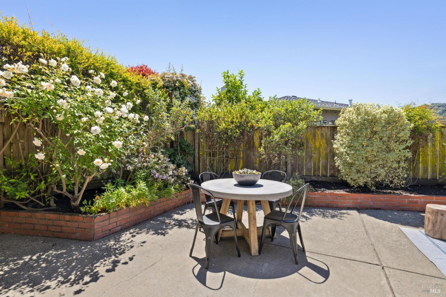 Detail Gallery Image 24 of 27 For 26 Flying Cloud Crse, Corte Madera,  CA 94925 - 3 Beds | 2 Baths