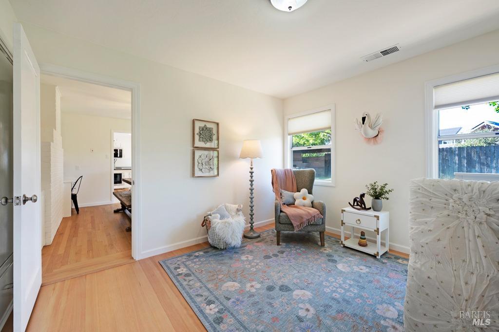 Detail Gallery Image 21 of 49 For 1021 Milk Barn Rd, Healdsburg,  CA 95448 - 3 Beds | 1 Baths