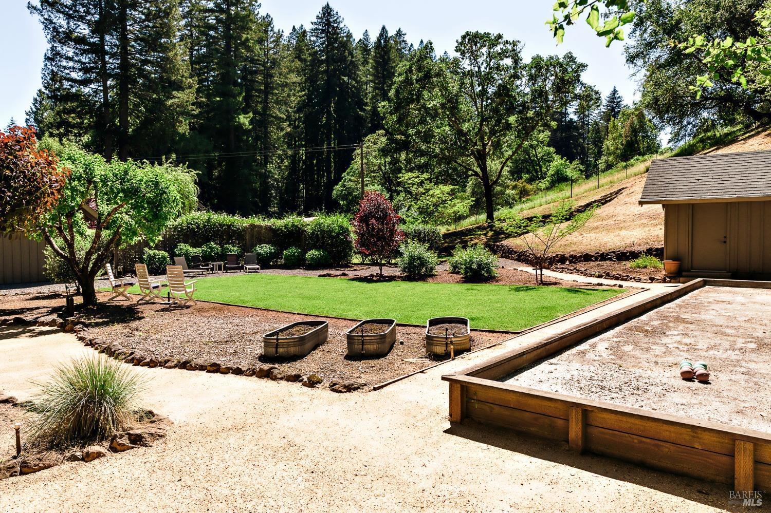 Detail Gallery Image 29 of 46 For 2859 Wallace Creek Rd, Healdsburg,  CA 95448 - 2 Beds | 2 Baths