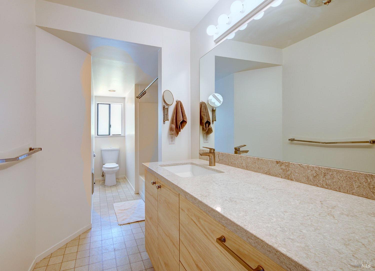 Detail Gallery Image 21 of 36 For 503 Easterby St, Sausalito,  CA 94965 - 5 Beds | 4 Baths