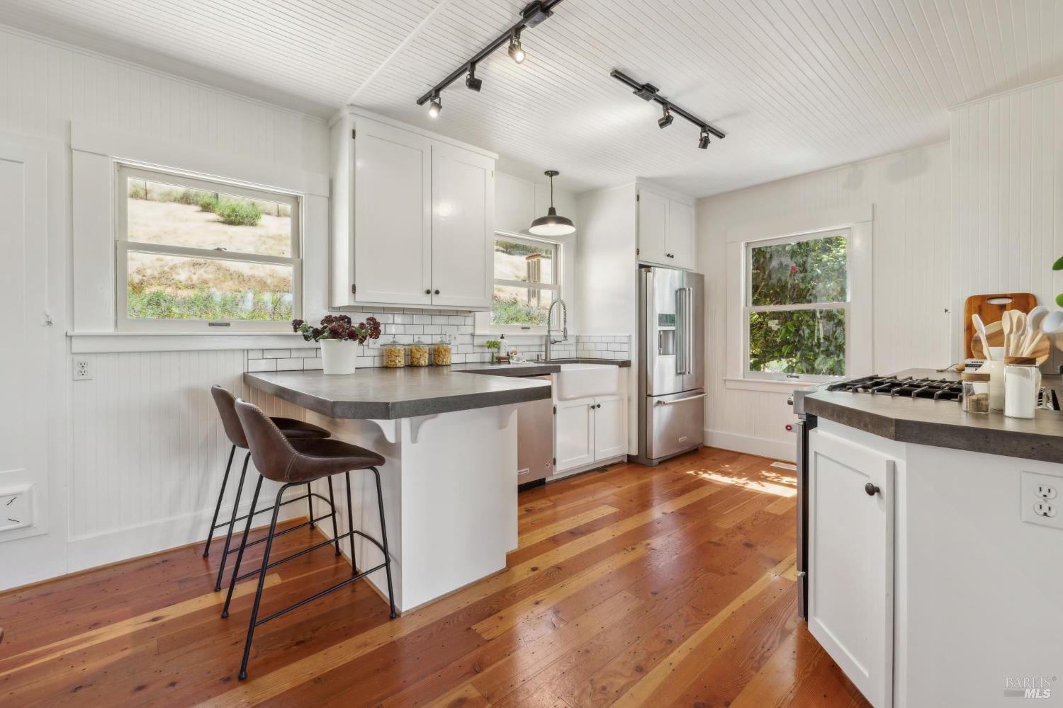 Detail Gallery Image 13 of 33 For 7129 Bennett Valley Rd, Santa Rosa,  CA 95404 - 3 Beds | 2 Baths
