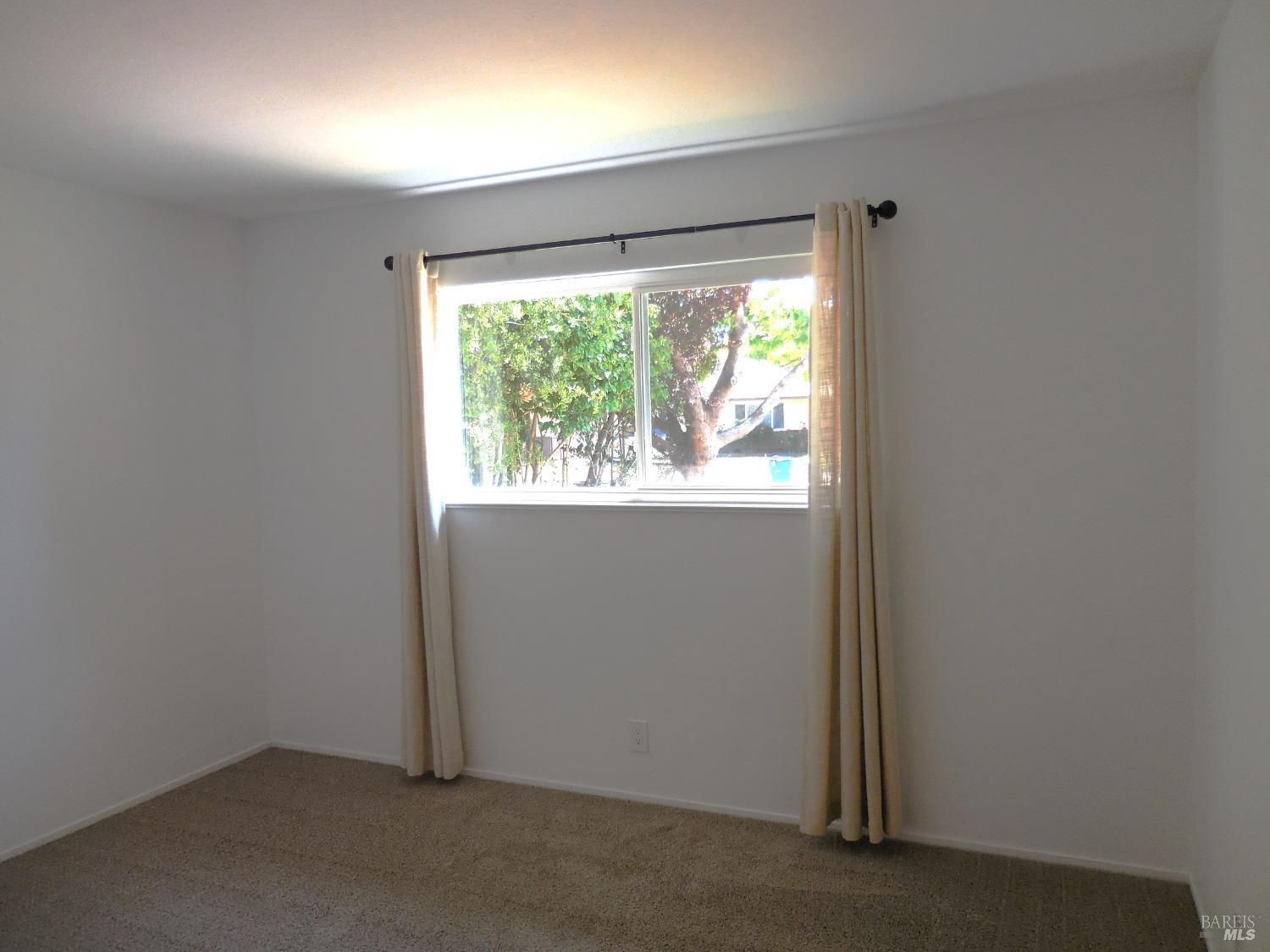 Detail Gallery Image 21 of 29 For 143 Kit Carson Way, Vallejo,  CA 94589 - 4 Beds | 2 Baths