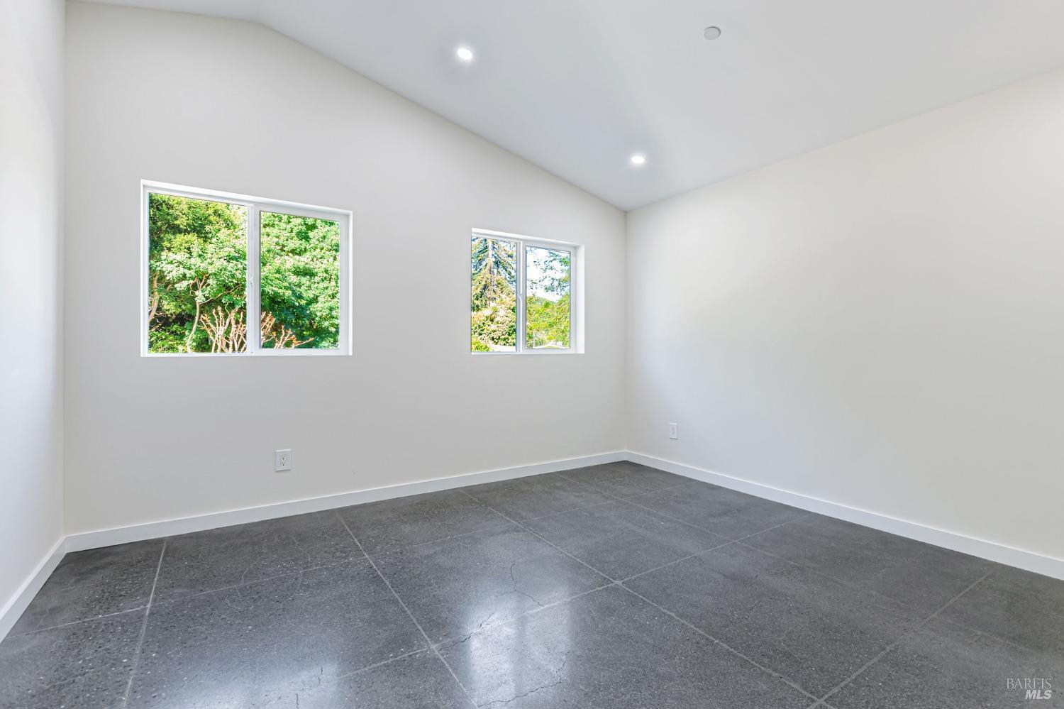 Detail Gallery Image 24 of 45 For 140 Lobo Vista Unkn, Novato,  CA 94947 - 3 Beds | 2/1 Baths