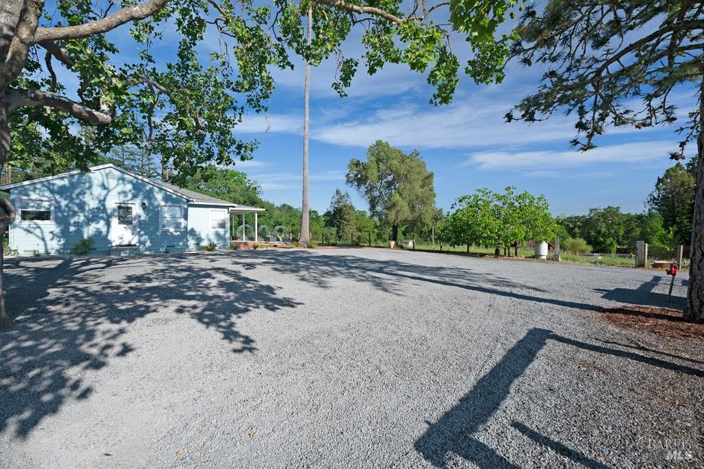 Detail Gallery Image 36 of 49 For 1021 Milk Barn Rd, Healdsburg,  CA 95448 - 3 Beds | 1 Baths