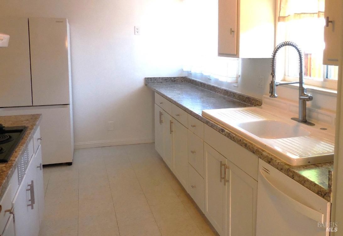 Detail Gallery Image 9 of 29 For 143 Kit Carson Way, Vallejo,  CA 94589 - 4 Beds | 2 Baths
