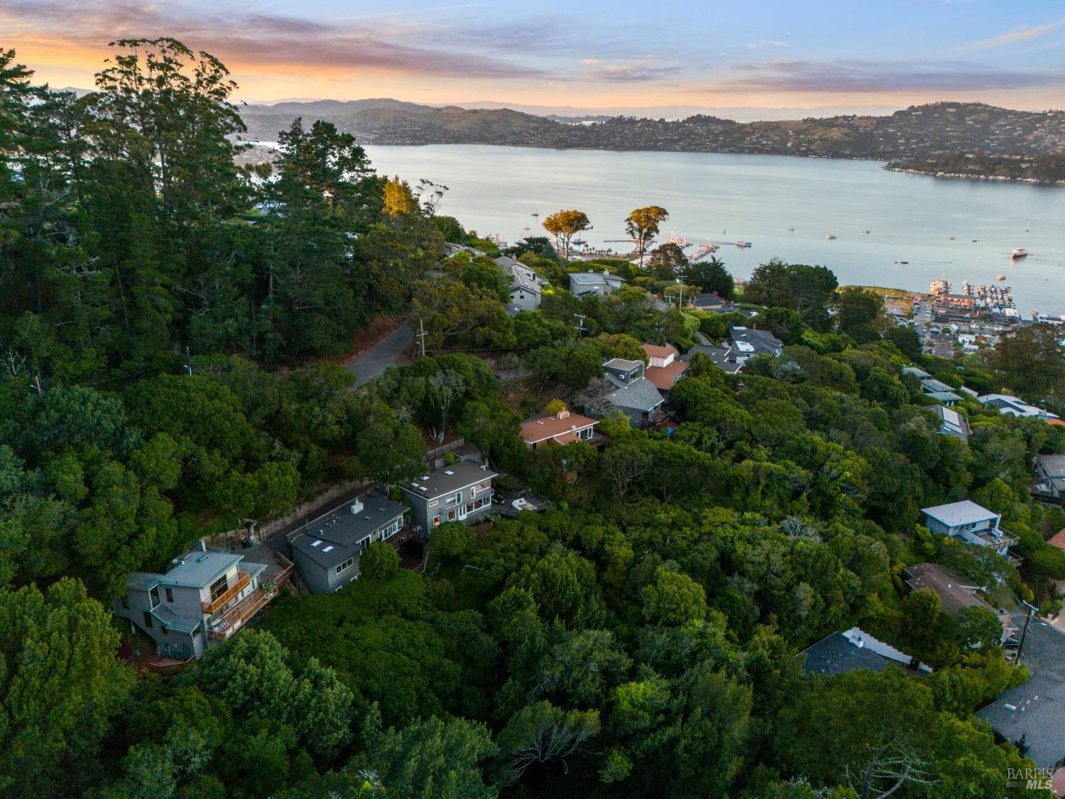 Detail Gallery Image 57 of 60 For 95 Monte Mar Dr, Sausalito,  CA 94965 - 3 Beds | 2/1 Baths