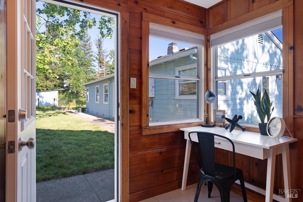 Detail Gallery Image 29 of 49 For 1021 Milk Barn Rd, Healdsburg,  CA 95448 - 3 Beds | 1 Baths