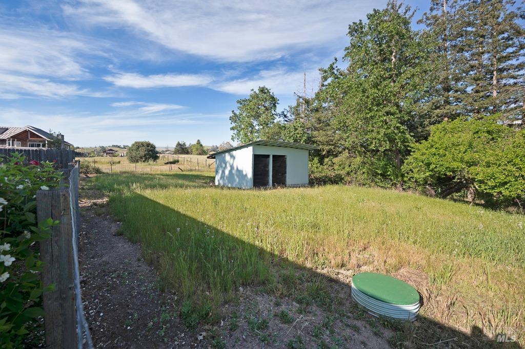 Detail Gallery Image 35 of 49 For 1021 Milk Barn Rd, Healdsburg,  CA 95448 - 3 Beds | 1 Baths