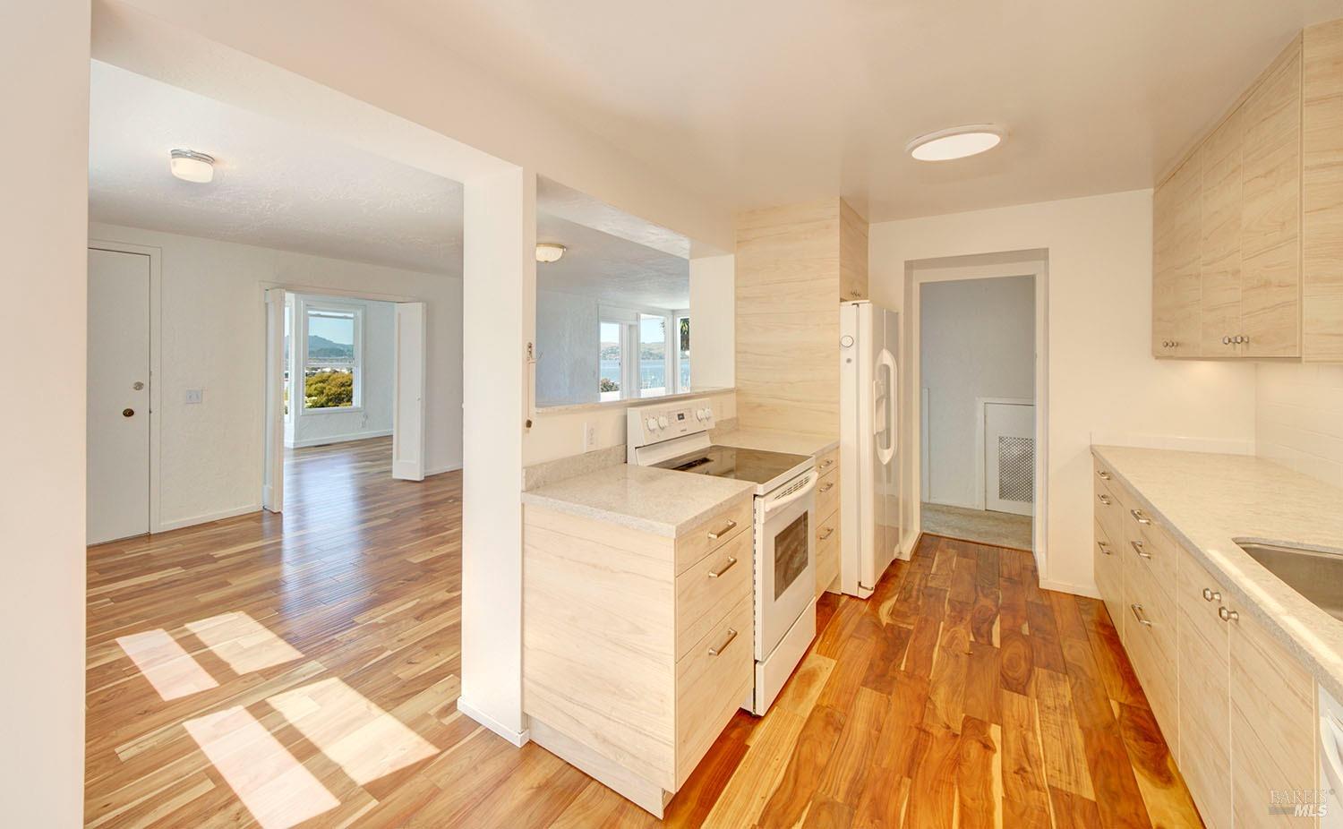 Detail Gallery Image 13 of 36 For 503 Easterby St, Sausalito,  CA 94965 - 5 Beds | 4 Baths