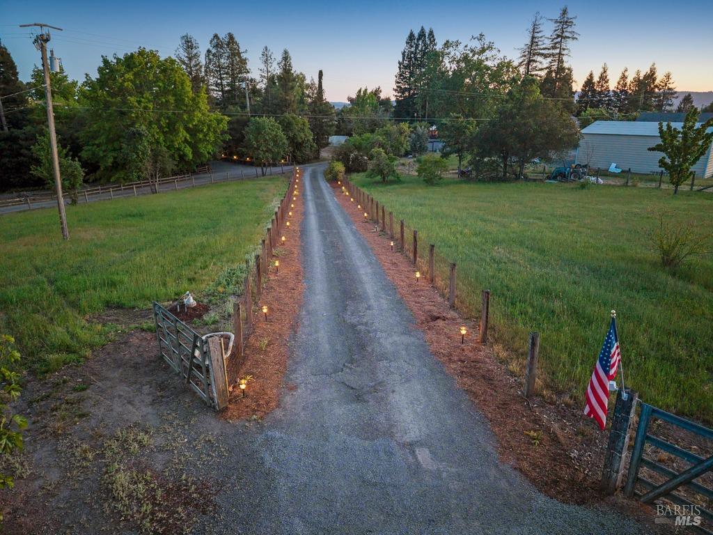 Detail Gallery Image 44 of 49 For 1021 Milk Barn Rd, Healdsburg,  CA 95448 - 3 Beds | 1 Baths