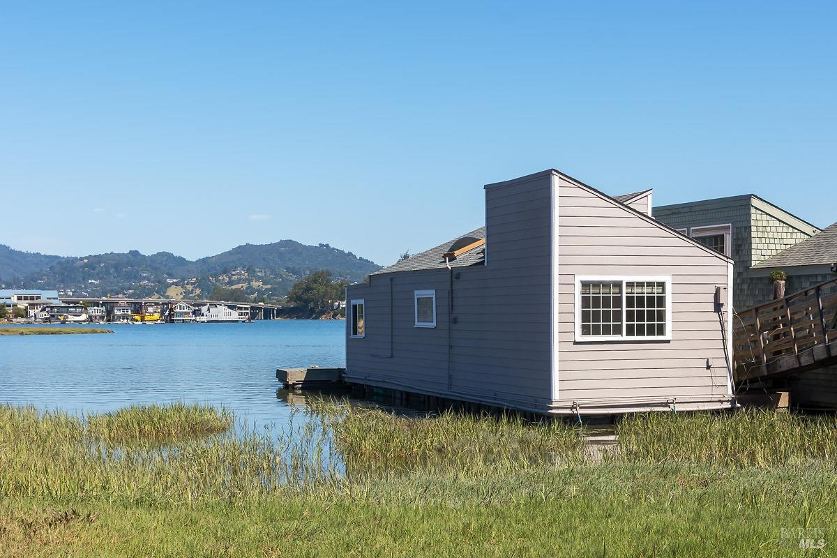 Detail Gallery Image 15 of 15 For 2 Gate 6 1/2 Rd, Sausalito,  CA 94965 - 1 Beds | 1 Baths