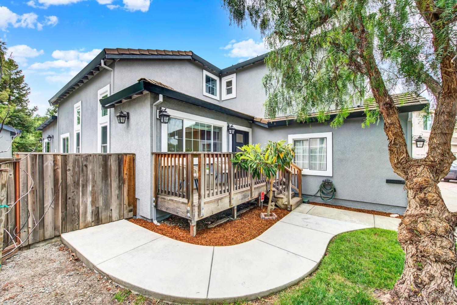 Detail Gallery Image 5 of 85 For 5191 Antiquity Ct, Fairfield,  CA 94534 - 5 Beds | 3 Baths