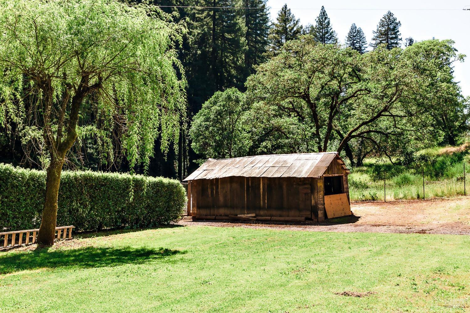 Detail Gallery Image 42 of 46 For 2859 Wallace Creek Rd, Healdsburg,  CA 95448 - 2 Beds | 2 Baths