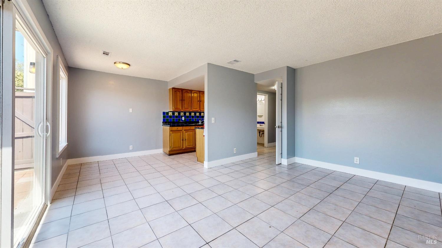 Detail Gallery Image 6 of 25 For 727 Rockwell Pl, Santa Rosa,  CA 95401 - 2 Beds | 1/1 Baths
