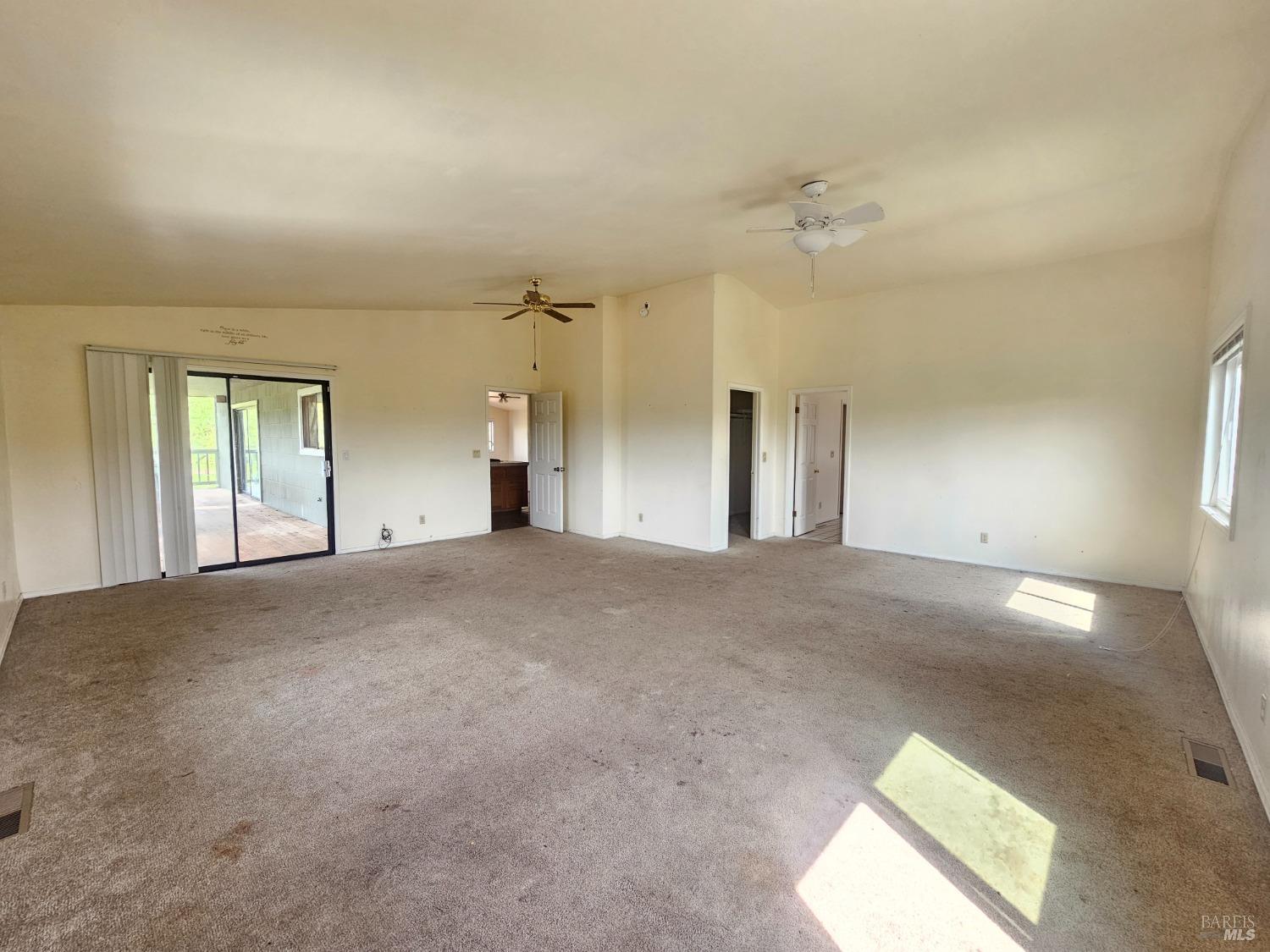 Detail Gallery Image 18 of 55 For 18834 Deer Hill Rd, Hidden Valley Lake,  CA 95467 - 4 Beds | 2/2 Baths