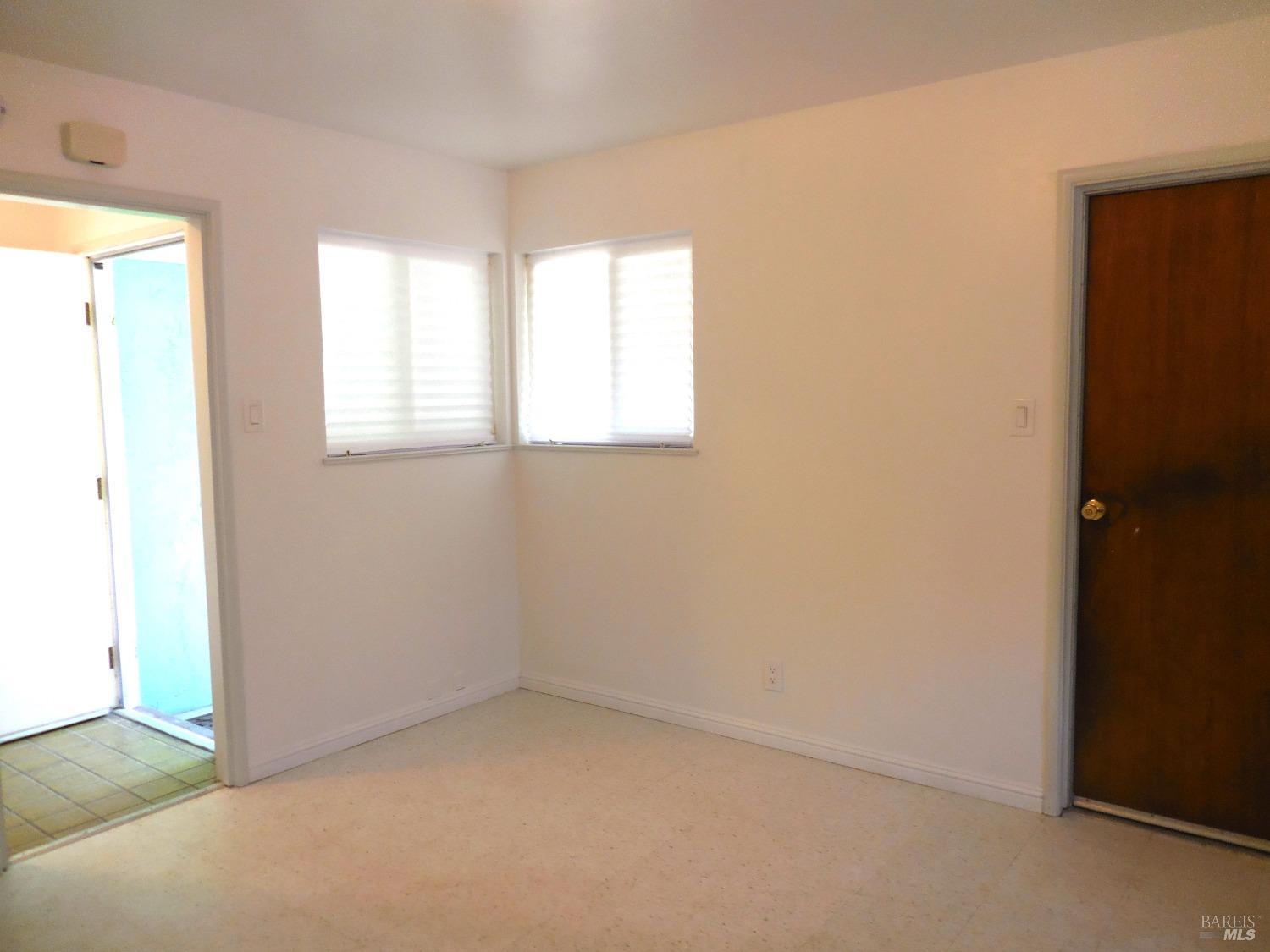 Detail Gallery Image 12 of 29 For 143 Kit Carson Way, Vallejo,  CA 94589 - 4 Beds | 2 Baths