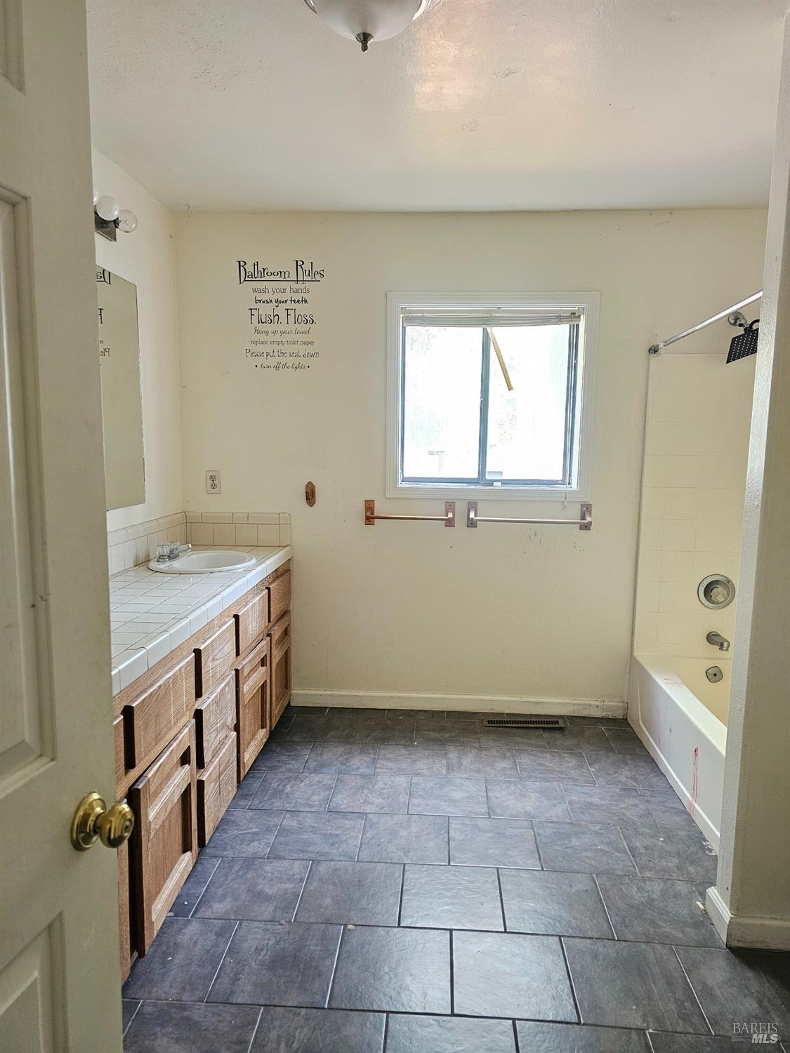 Detail Gallery Image 42 of 55 For 18834 Deer Hill Rd, Hidden Valley Lake,  CA 95467 - 4 Beds | 2/2 Baths