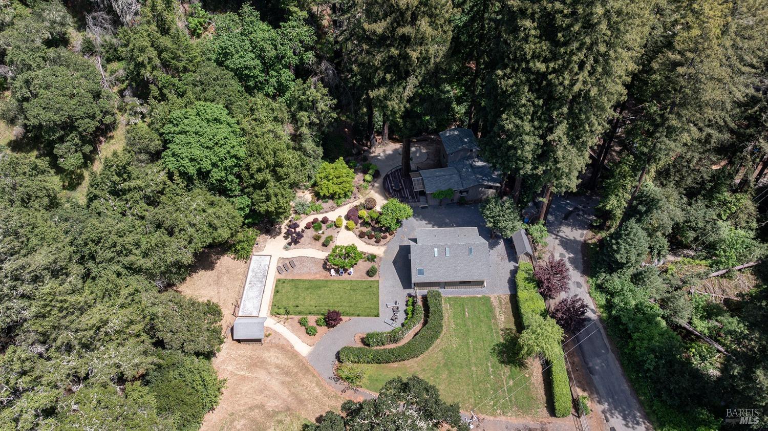 Detail Gallery Image 45 of 46 For 2859 Wallace Creek Rd, Healdsburg,  CA 95448 - 2 Beds | 2 Baths