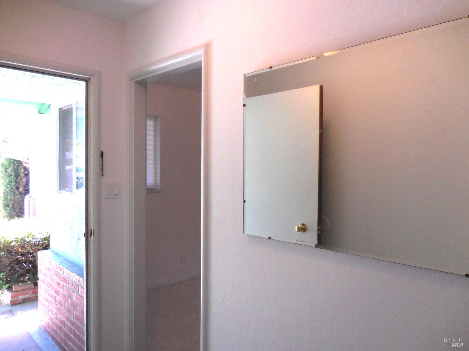 Detail Gallery Image 6 of 29 For 143 Kit Carson Way, Vallejo,  CA 94589 - 4 Beds | 2 Baths