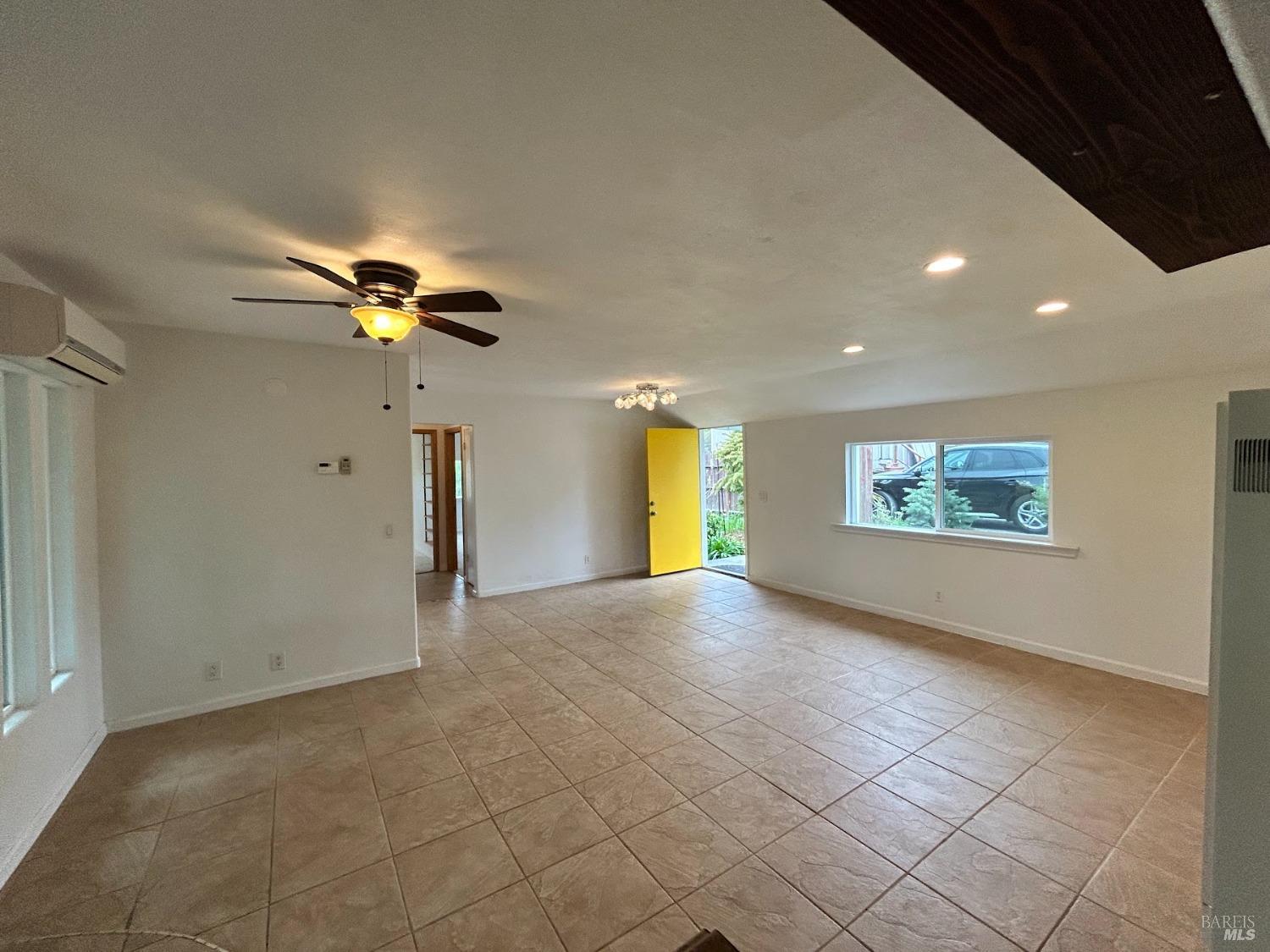 Detail Gallery Image 9 of 18 For 2499 Eastman Ln, Petaluma,  CA 94952 - 2 Beds | 1 Baths