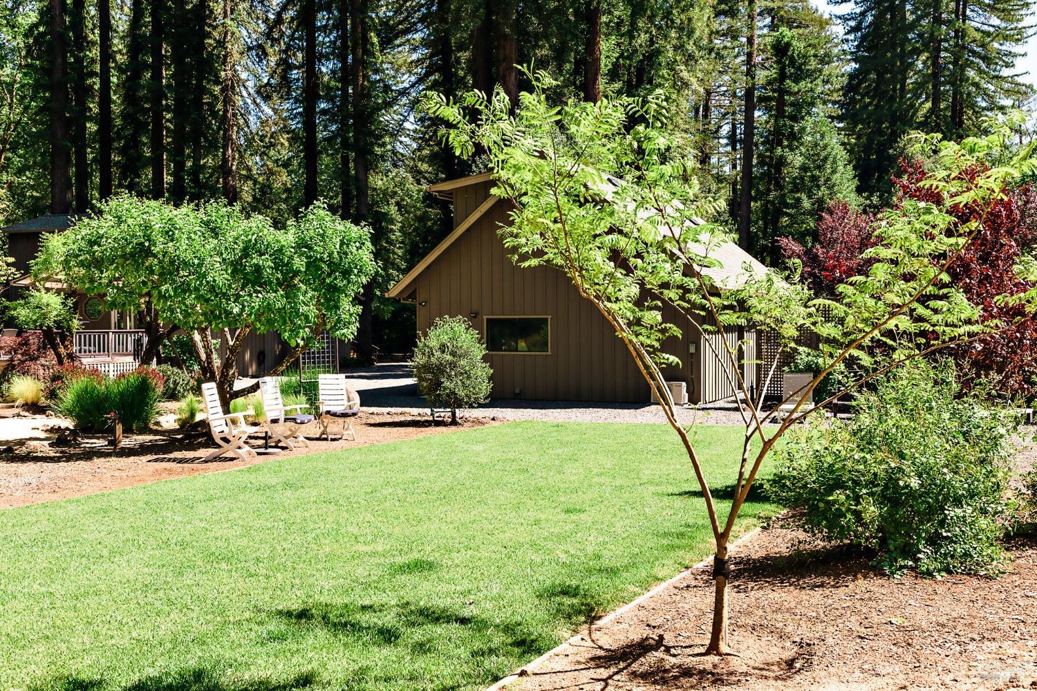 Detail Gallery Image 35 of 46 For 2859 Wallace Creek Rd, Healdsburg,  CA 95448 - 2 Beds | 2 Baths