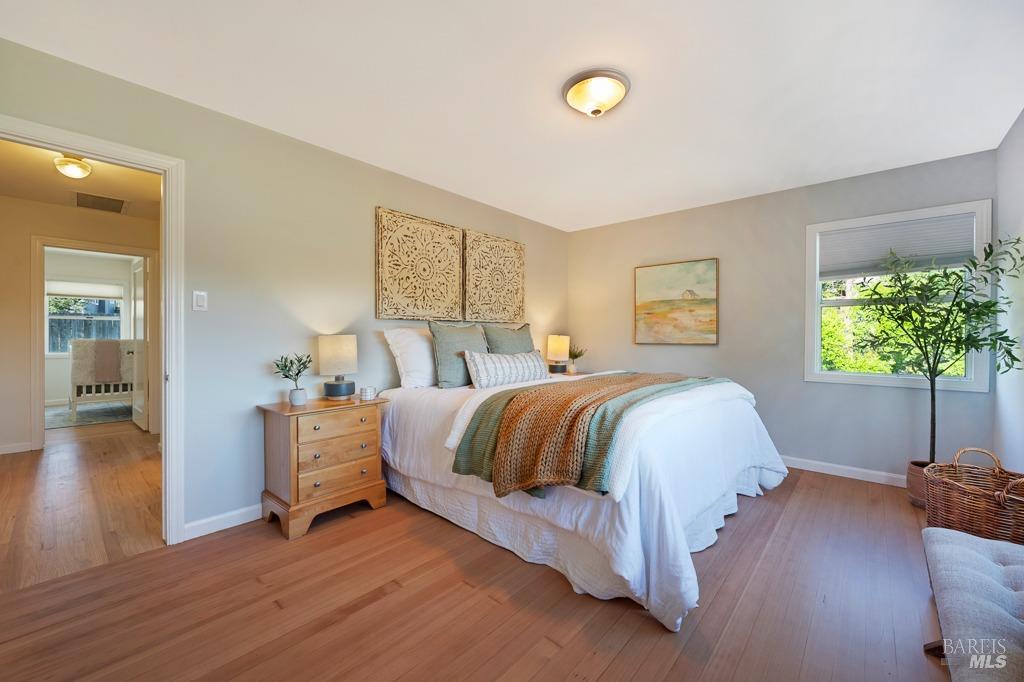 Detail Gallery Image 15 of 49 For 1021 Milk Barn Rd, Healdsburg,  CA 95448 - 3 Beds | 1 Baths