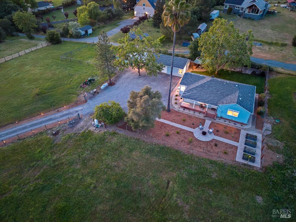 Detail Gallery Image 46 of 49 For 1021 Milk Barn Rd, Healdsburg,  CA 95448 - 3 Beds | 1 Baths