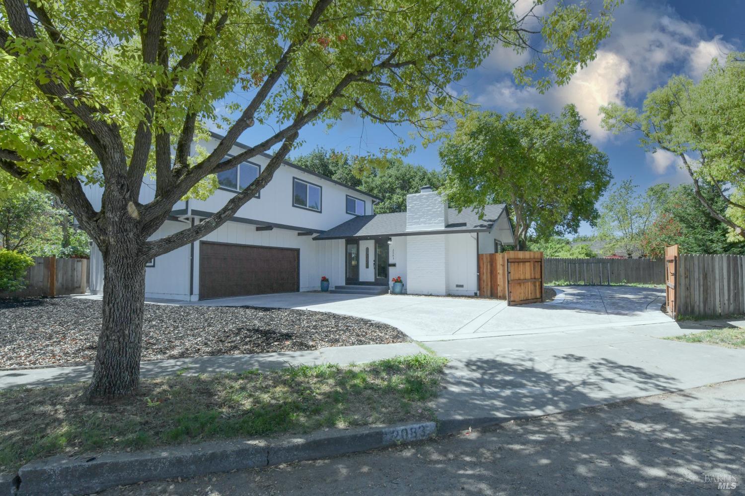 Detail Gallery Image 2 of 30 For 2083 Lernhart St, Napa,  CA 94559 - 4 Beds | 2/1 Baths