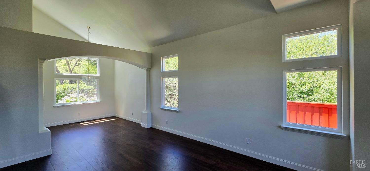 Detail Gallery Image 20 of 68 For 412 Black Oak Dr, Petaluma,  CA 94952 - 5 Beds | 3 Baths
