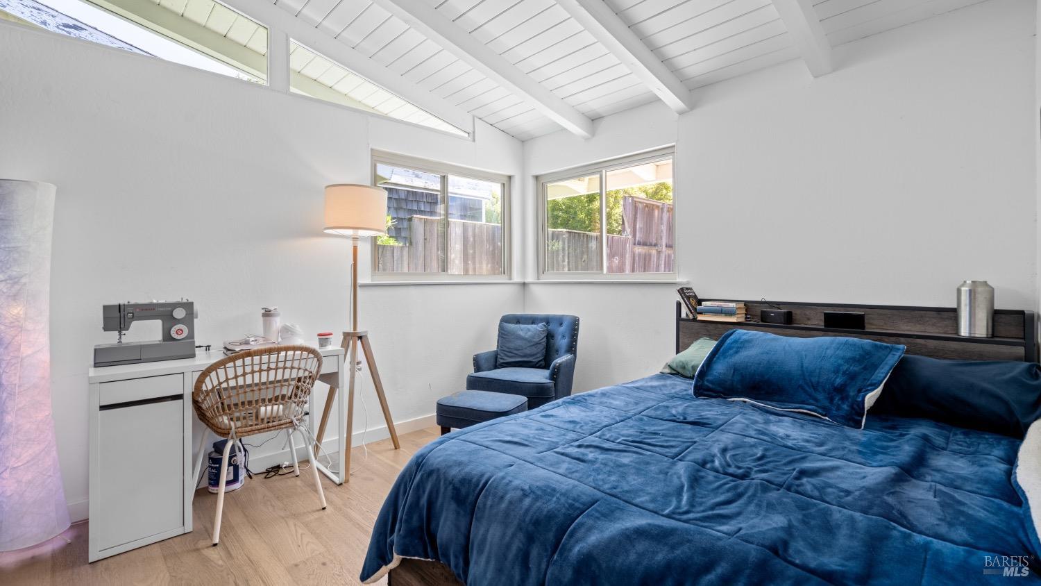 Detail Gallery Image 23 of 50 For 22 Manor View Dr, Fairfax,  CA 94930 - 3 Beds | 2 Baths