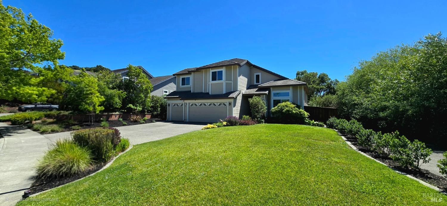 Detail Gallery Image 2 of 68 For 412 Black Oak Dr, Petaluma,  CA 94952 - 5 Beds | 3 Baths