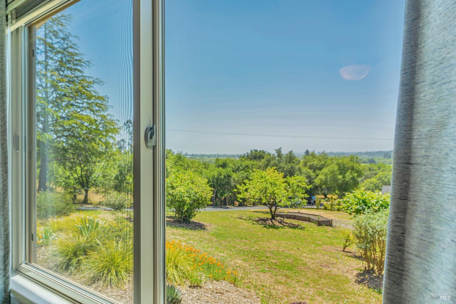 Detail Gallery Image 27 of 55 For 4765 Guerneville Rd, Santa Rosa,  CA 95401 - 3 Beds | 3 Baths