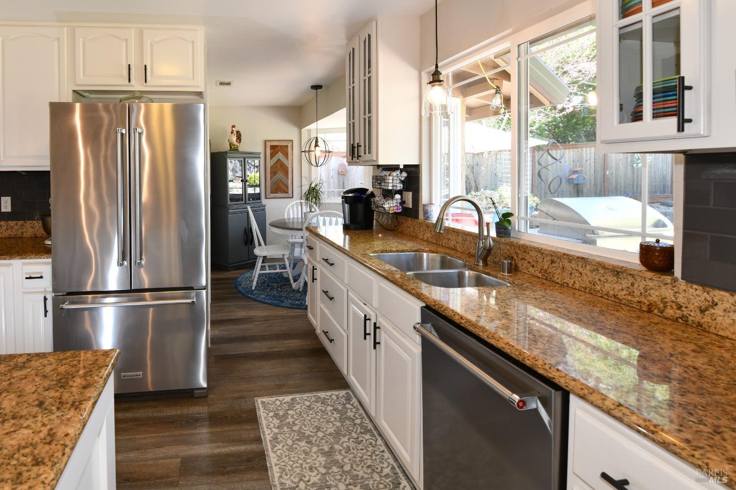 Detail Gallery Image 11 of 71 For 2177 Nightingale Dr, Santa Rosa,  CA 95403 - 4 Beds | 2 Baths