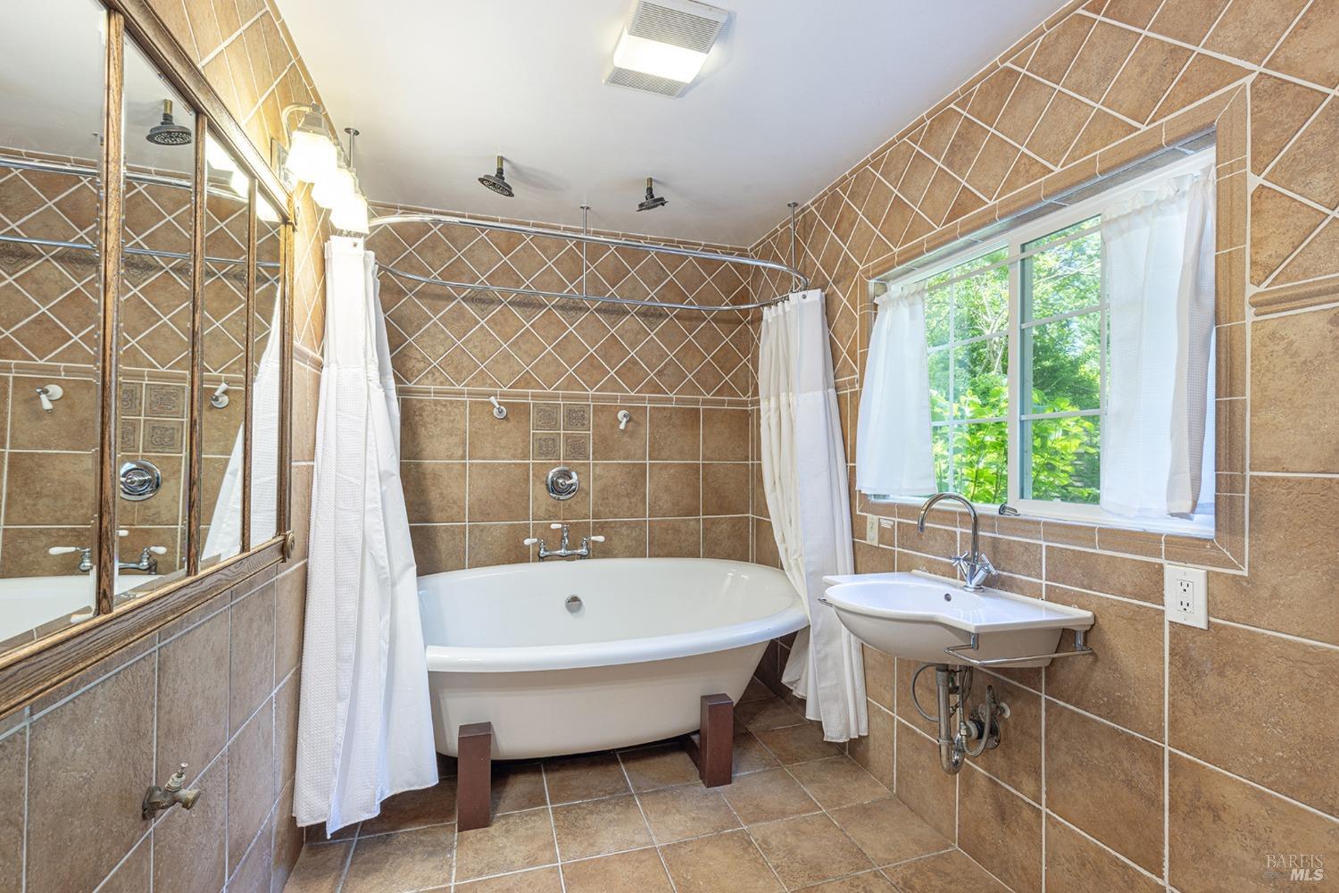 Detail Gallery Image 30 of 39 For 4011 Mill Creek Rd, Healdsburg,  CA 95448 - 3 Beds | 1 Baths