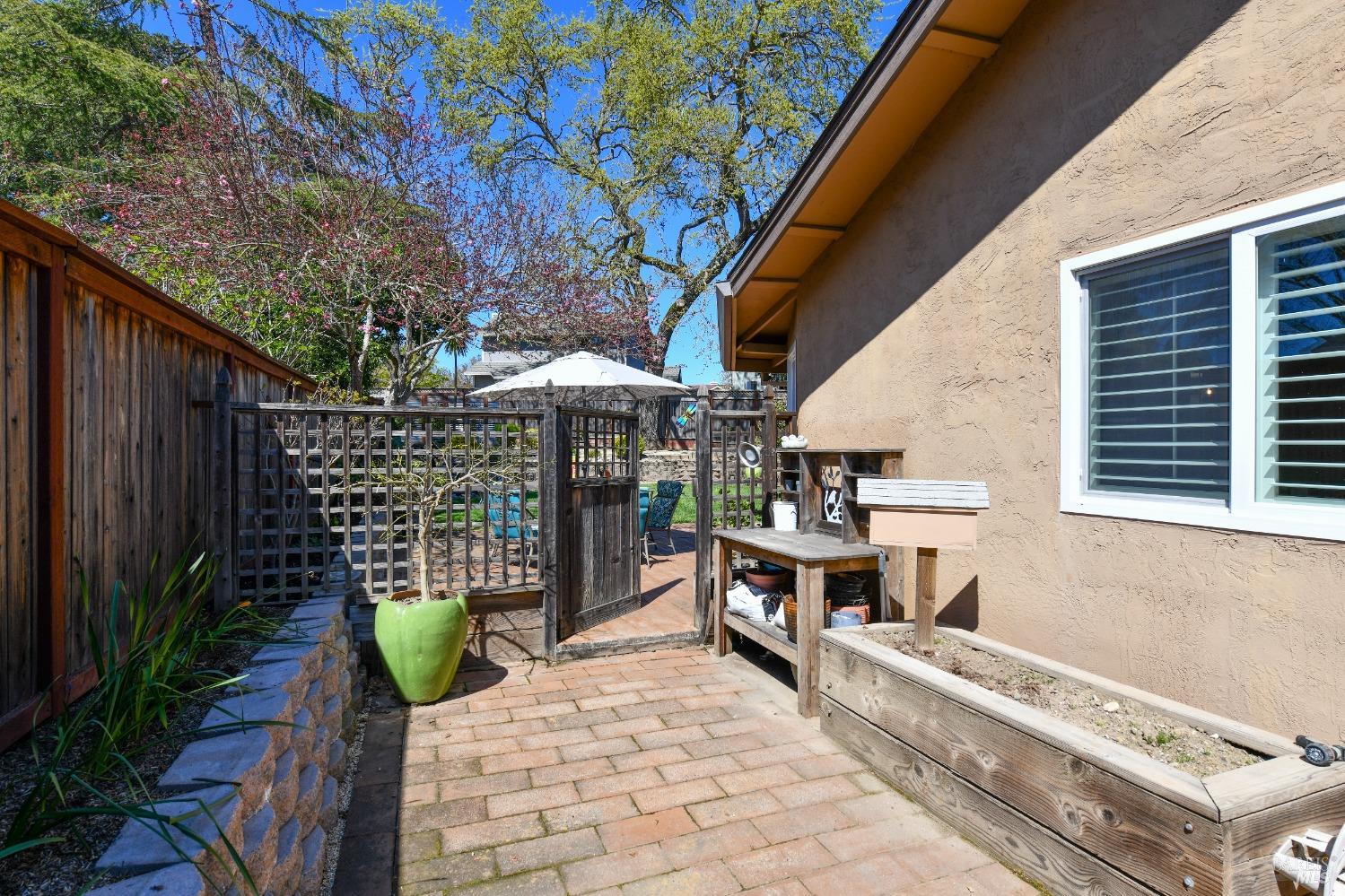 Detail Gallery Image 42 of 71 For 2177 Nightingale Dr, Santa Rosa,  CA 95403 - 4 Beds | 2 Baths