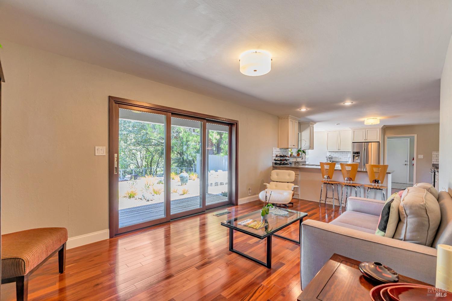 Detail Gallery Image 21 of 55 For 4765 Guerneville Rd, Santa Rosa,  CA 95401 - 3 Beds | 3 Baths